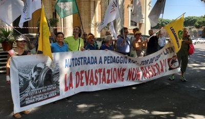 CONTINUA LA PROTESTA CONTRO L’AUTOSTRADA A PEDAGGIO ROMA – LATINA