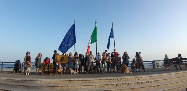 VOGLIAMO UNA DOG BEACH A TERRACINA