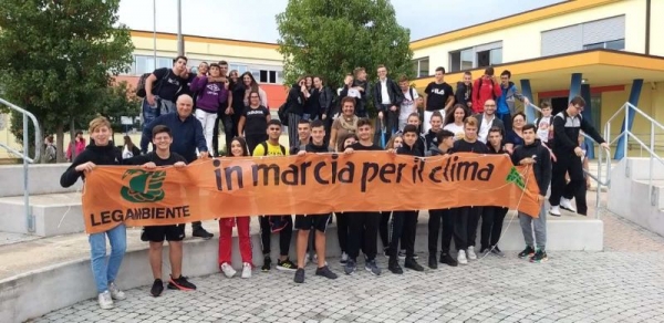 L&#039; ITS A. BIANCHINI, PRIMA CLIMATE SCHOOL DELLA PROVINCIA DI LATINA E LEGAMBIENTE TERRACINA PARTECIPANO AL DIGITAL STRIKE DI DOMANI 24 APRILE